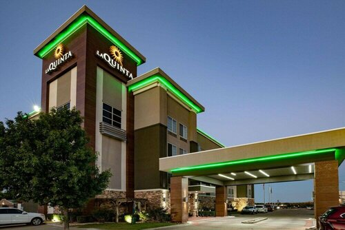Гостиница La Quinta Inn & Suites by Wyndham Tulsa Catoosa Route 66 в Клерморе