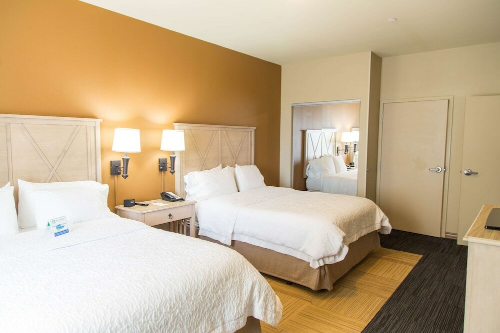 Фото Hampton Inn & Suites Dodge City