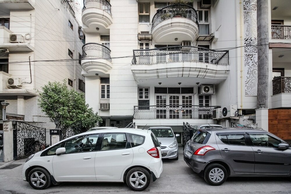 Фото Under My Roof Green Park