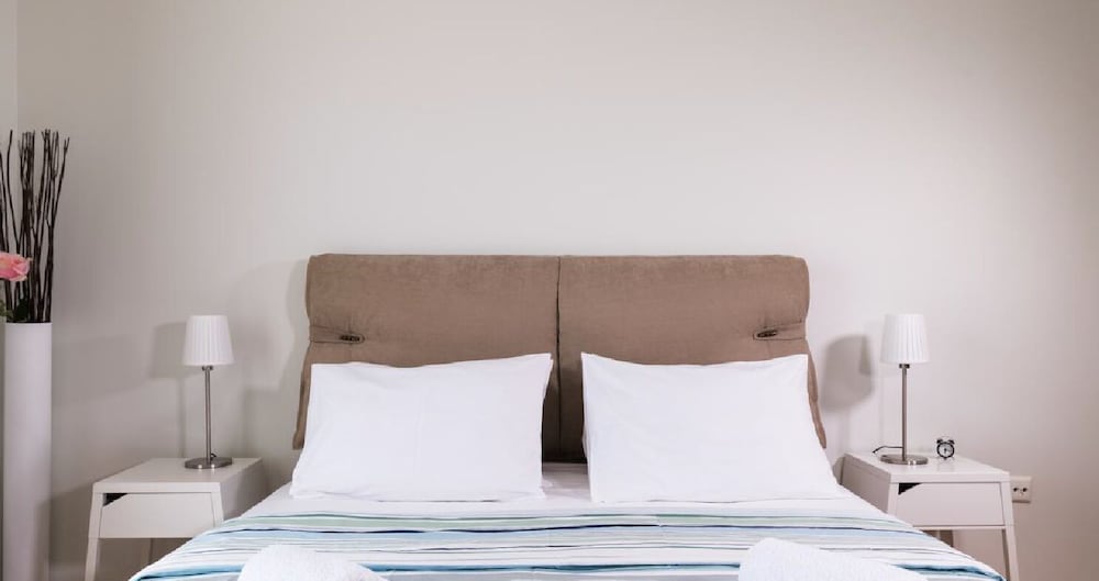 Фото Anivia Apartment Airport by Airstay