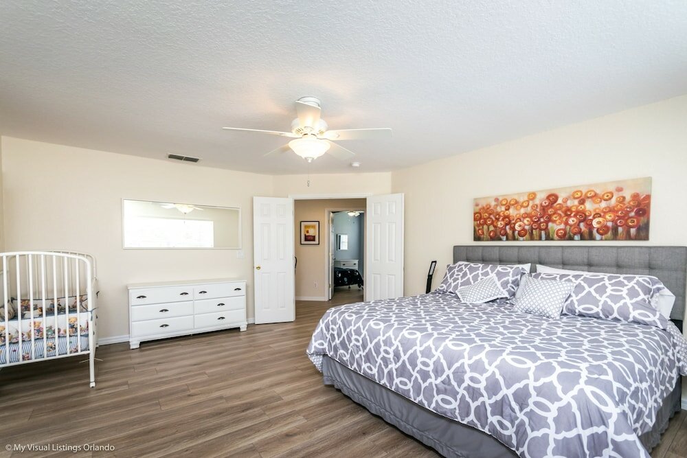 Фото Luxury 5 Bedroom 4 Bath Villa With Bespoke Interi