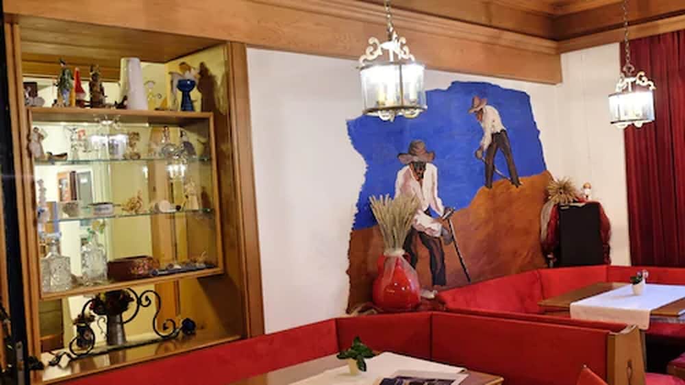 Фото Hotel Alpenhof