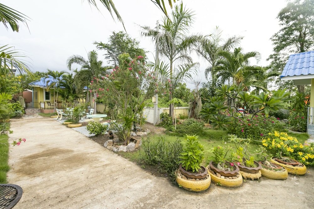 Фото Oyo 953 Tawan Resort