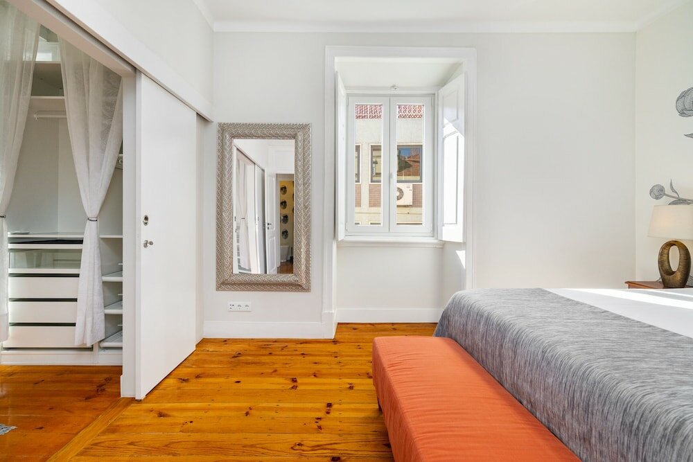 Фото Luxurious Art Deco 3 Br