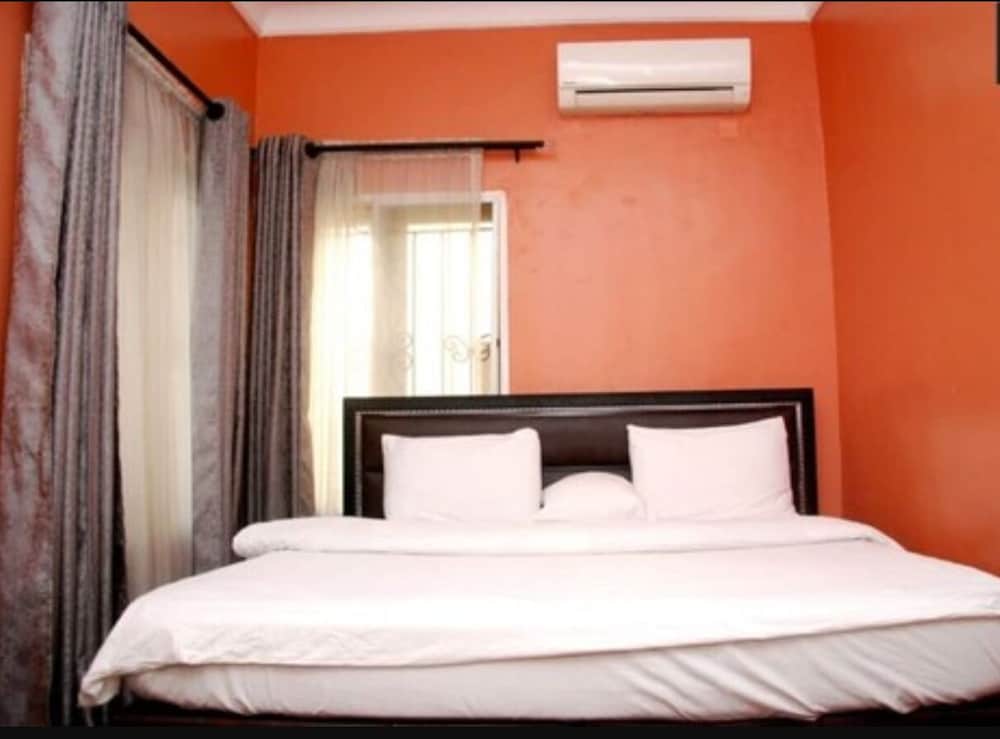 Фото Ivon Suites