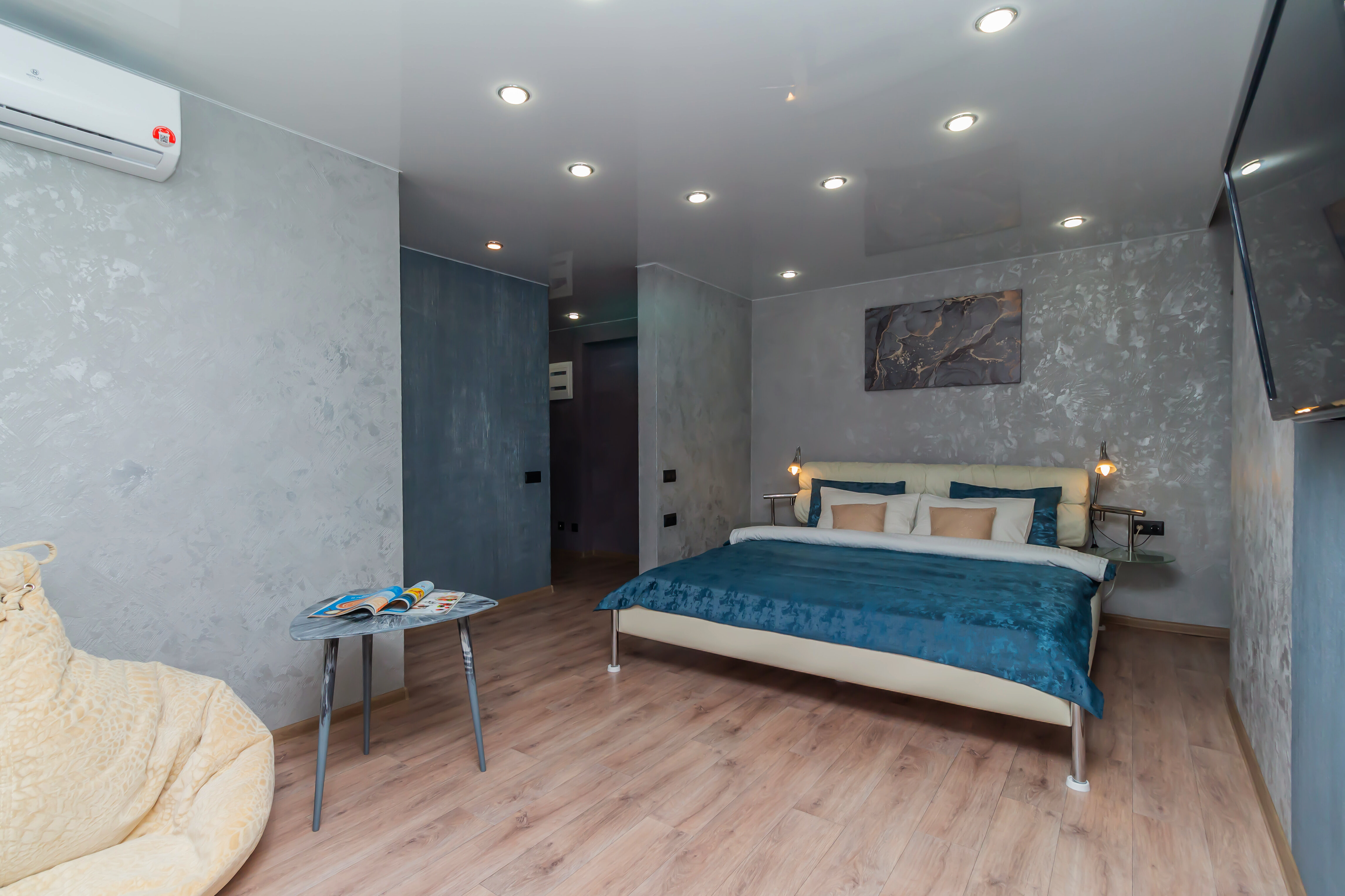 Фото МОИАпарт на улице Коммуны 86