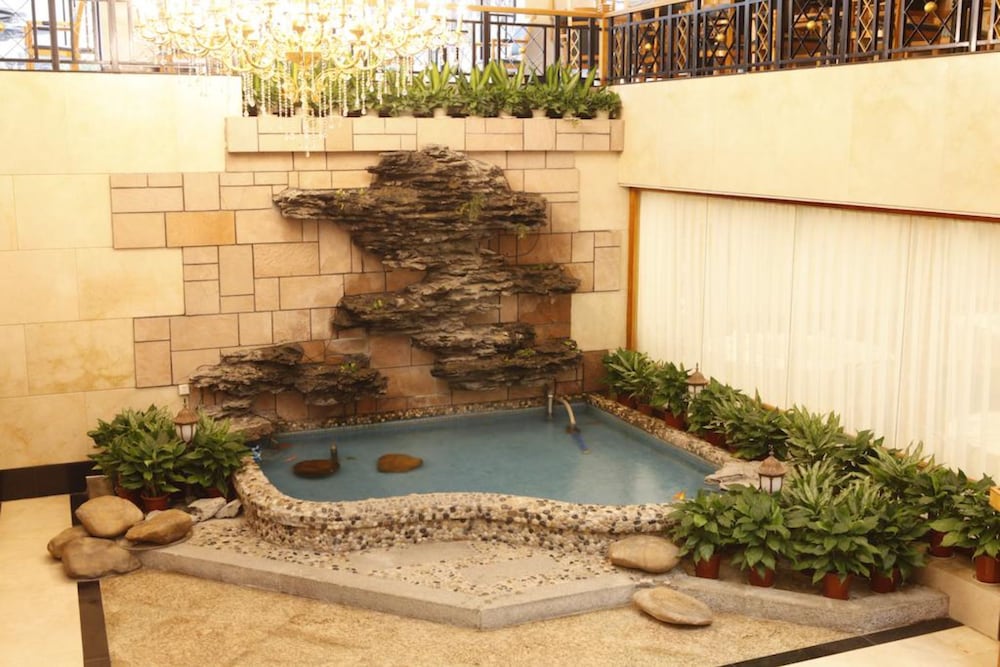 Фото Guangzhou Yuehai Hotel