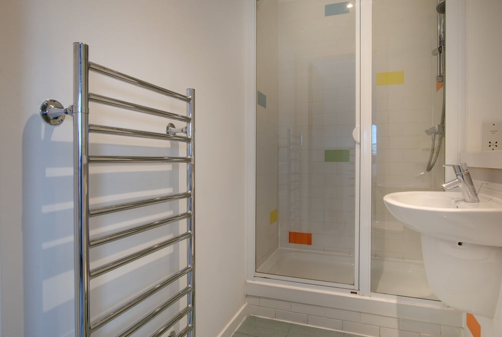 Фото Week2Week City Centre 5th Floor Apartment