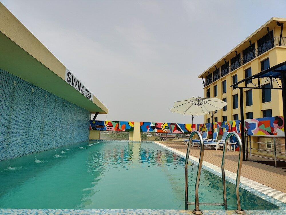 Фото отеля 2