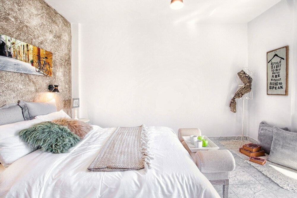 Фото Asprolithos Studios