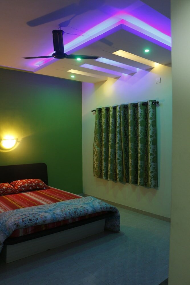 Фото Hotel Radhakrishna