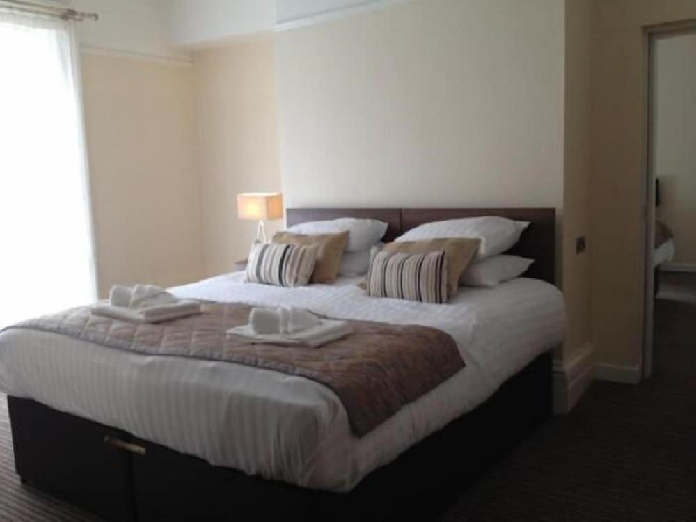 Фото The New Brighton Hotel