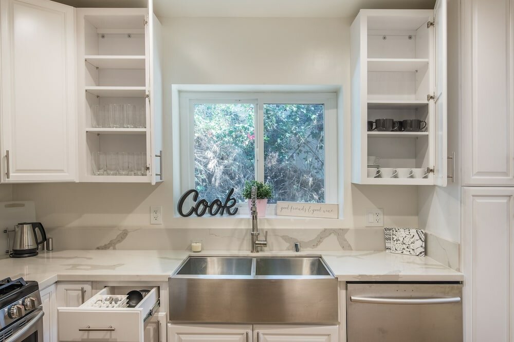 Фото Luxurious Studio City Home