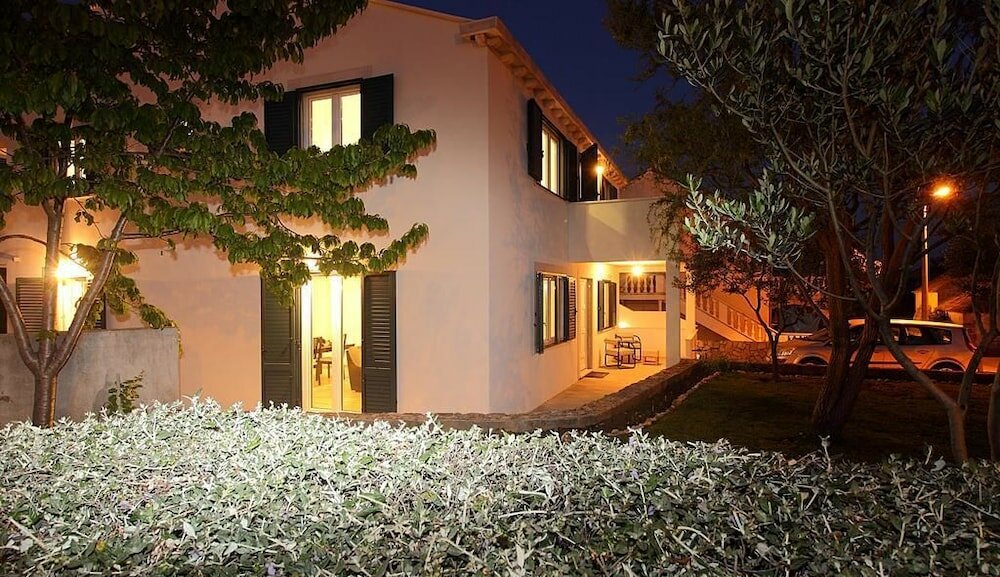 Фото Modern Apartment in Mocici With Terrace