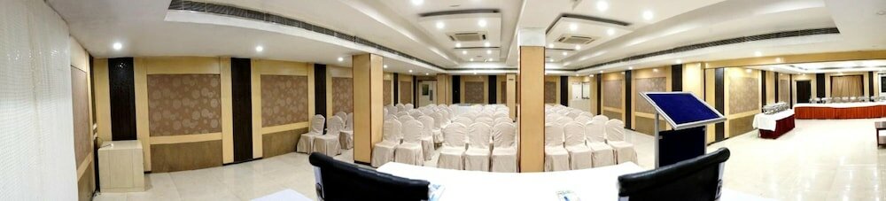 Фото Hotel Geetha Regency