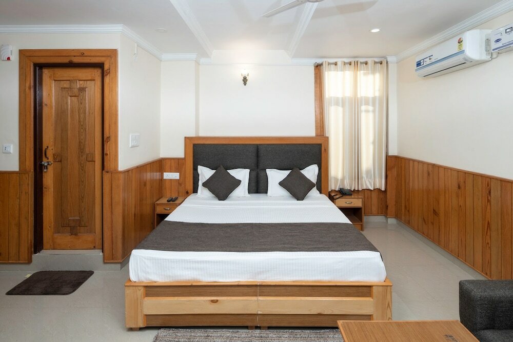 Фото The Posh hotel