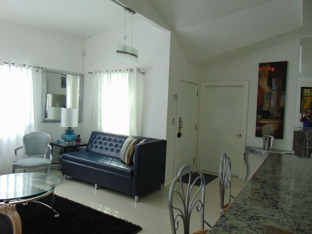 Фото Modern Townhome Prime Location