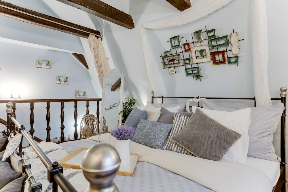 Фото Incredible 2Br Loft in Heart of Prague