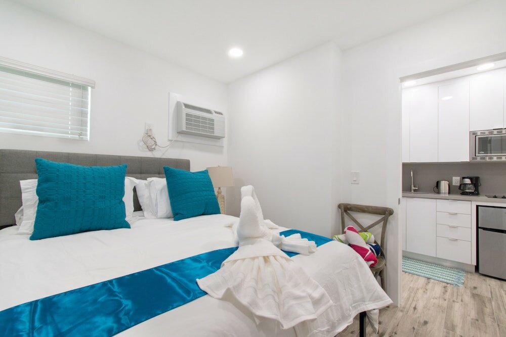 Фото Beach Inn by DesignedVR