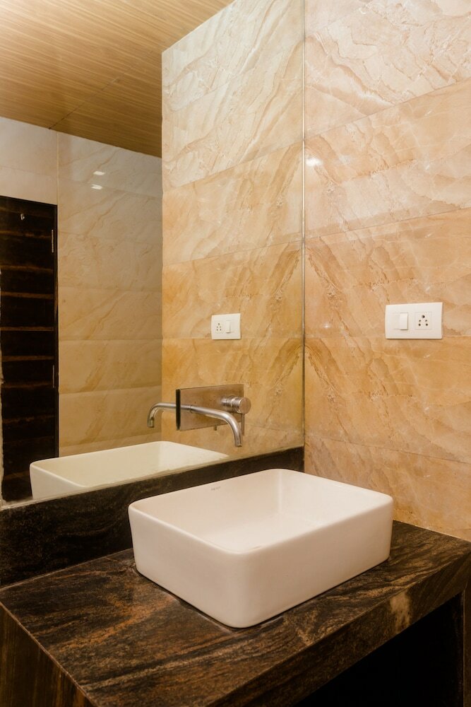 Фото Capital O 27600 Hotel Sai Plaza