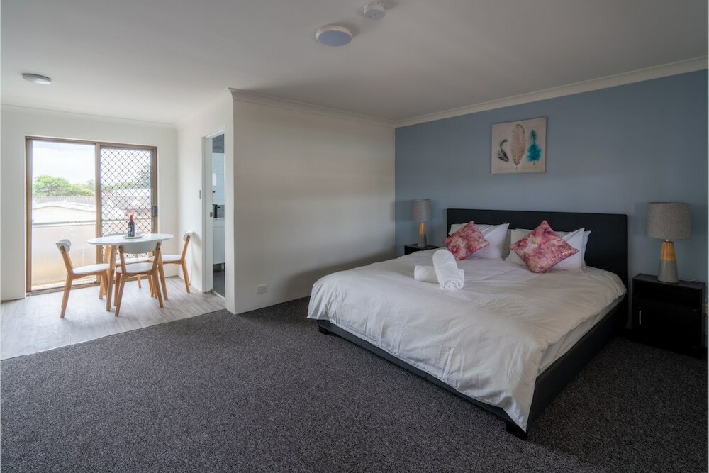 Фото Lakeside Inn Illawarra