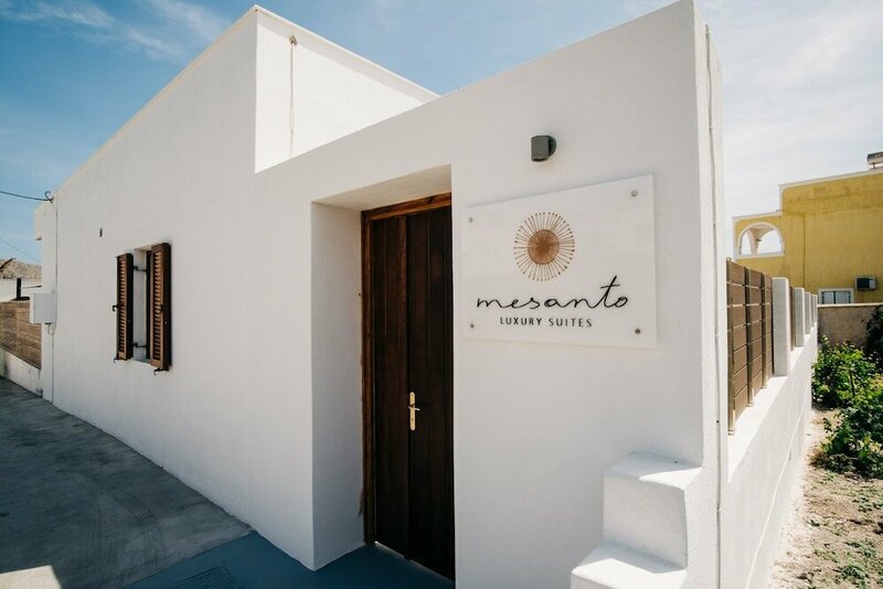 Гостиница Mesanto Luxury Suites