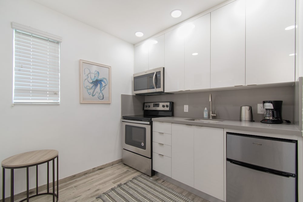 Фото Beach Inn by DesignedVR