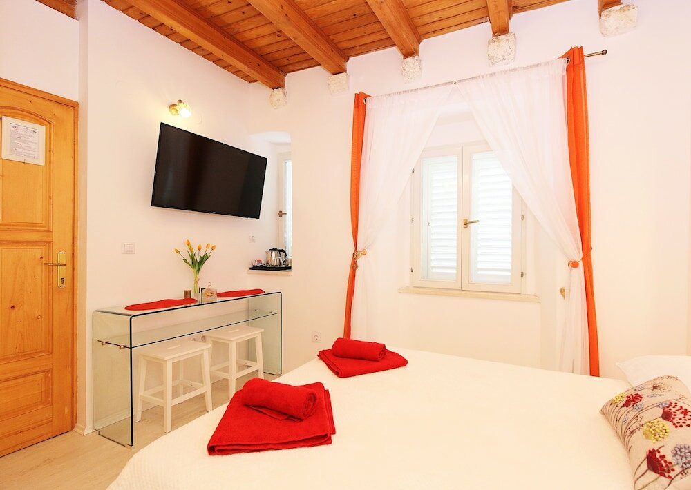 Фото Melek Accommodations