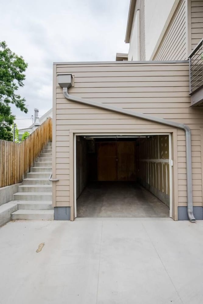 Фото The Ladley Luxury Lifestyle Walk to Mile High