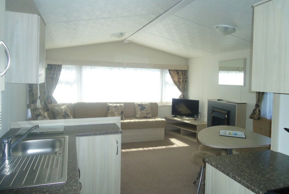 Фото Mounts Bay Caravan Park