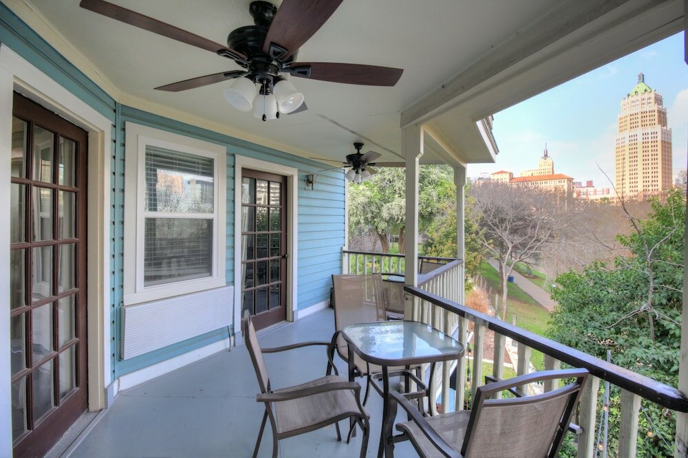 Фото Inn on the Riverwalk