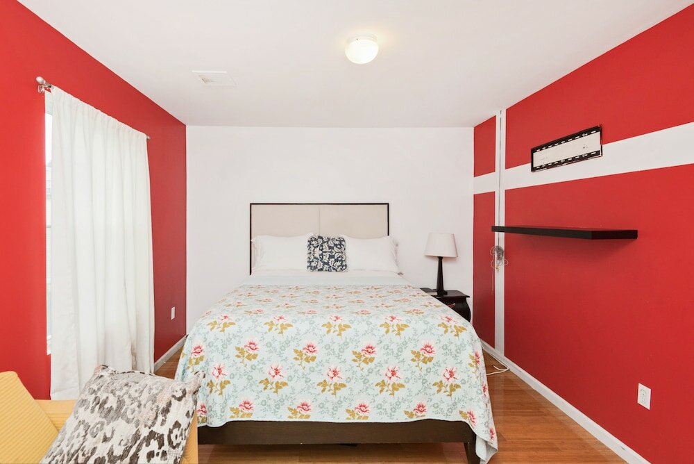 Фото Racpanos Modern Stay on Ocean Avenue