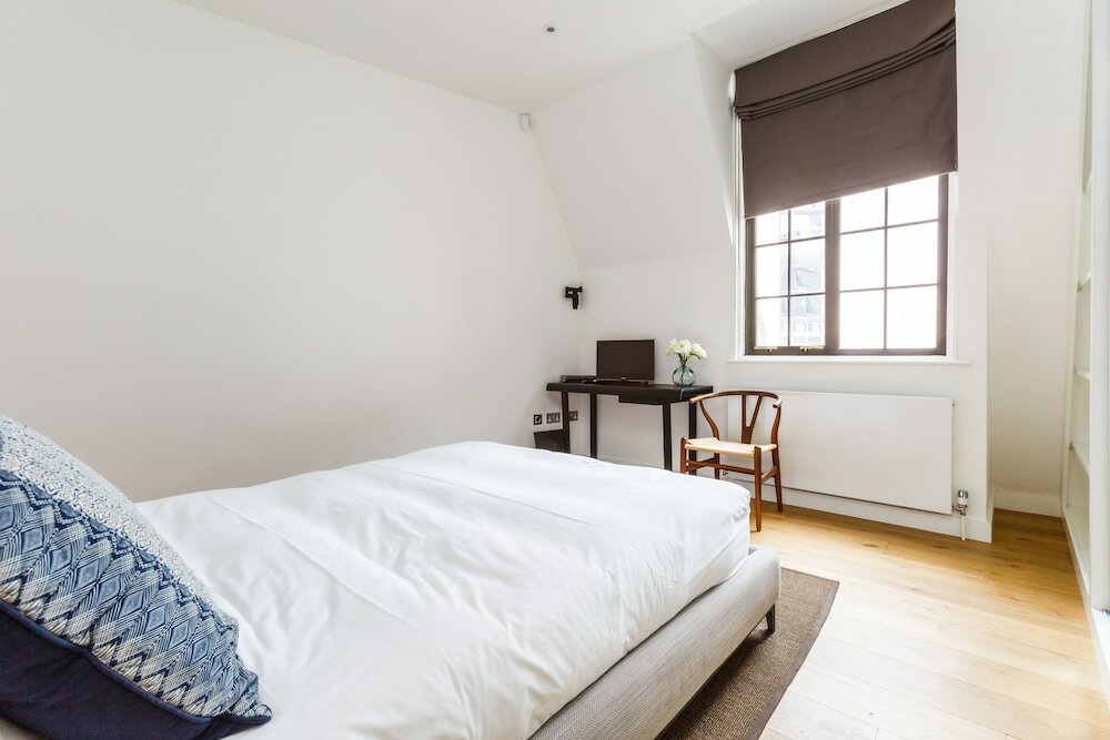 Фото Cockspur Street