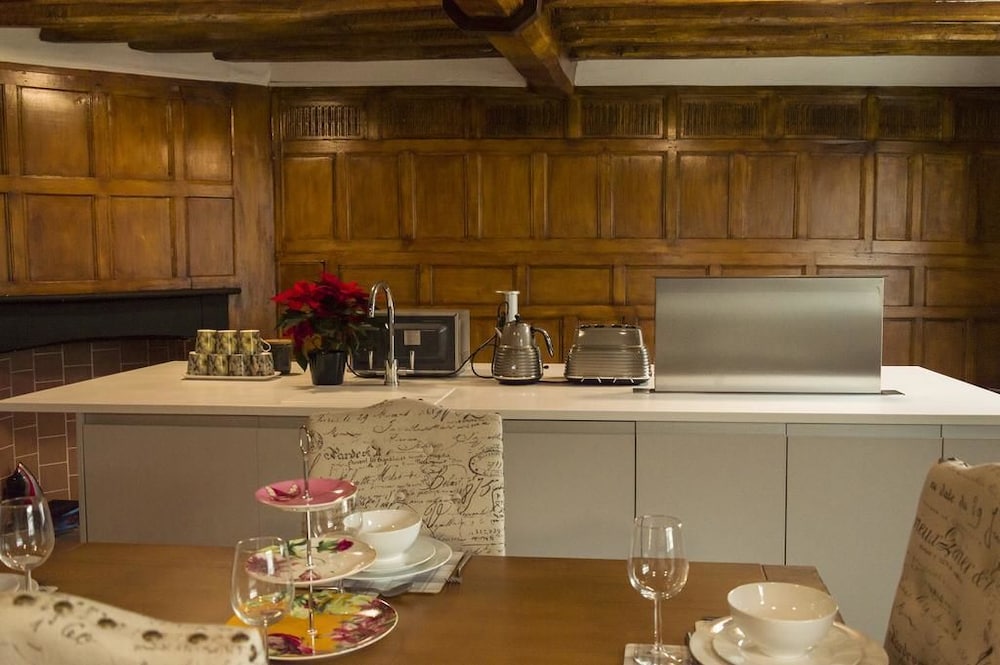 Фото The Three Gables