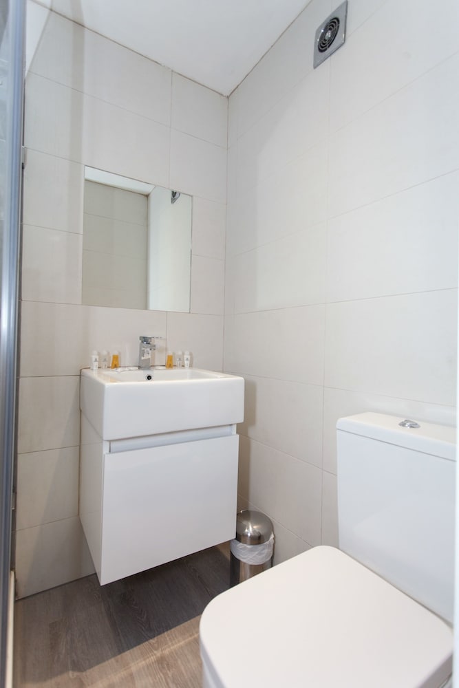 Фото Shopping Centre and Cinema Atmosphere