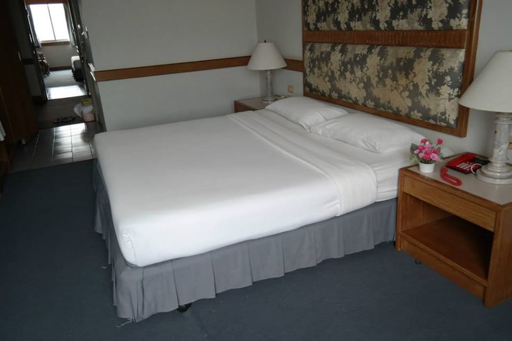 Фото Phuphaya Hotel