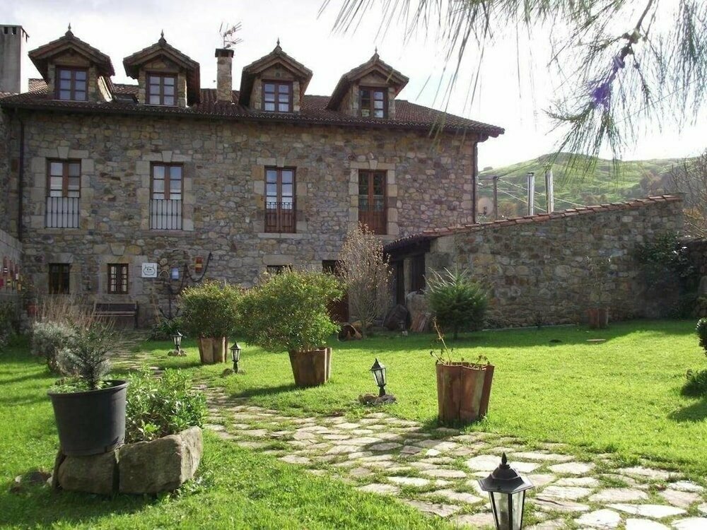Hotel Posada Solar Montero de la Concha, Cantabria, photo