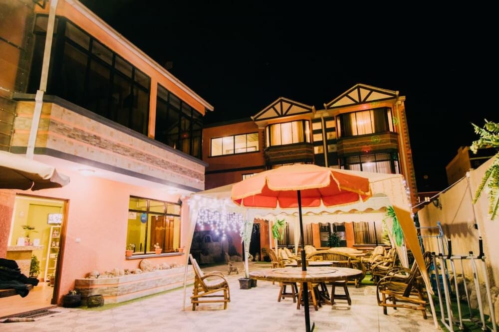 Фото Las Tholas Hotel