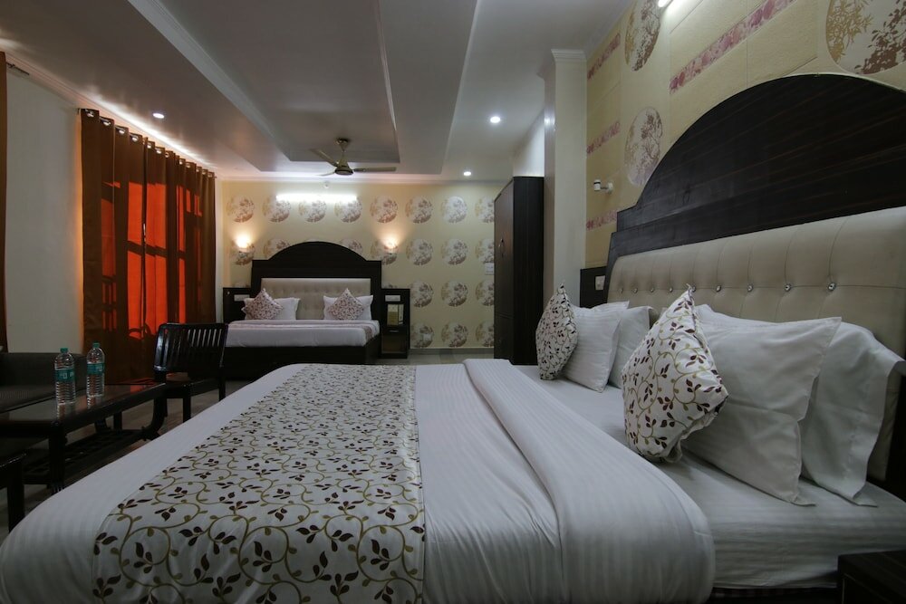 Фото Hotel Raja's Palace