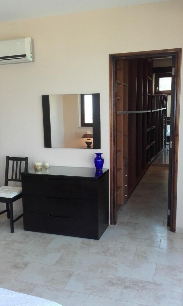 Фото Starlit Villa