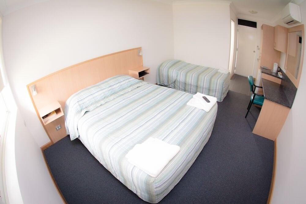 Фото Bull 'n' Bush Hotel Motel