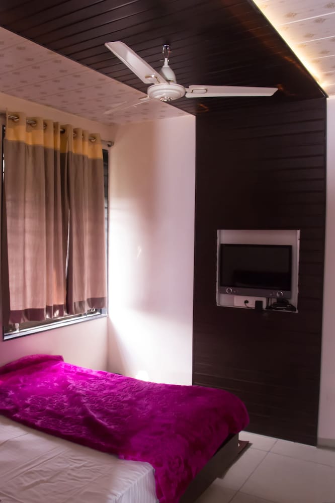 Фото Hotel Shree Palace & Restaurant