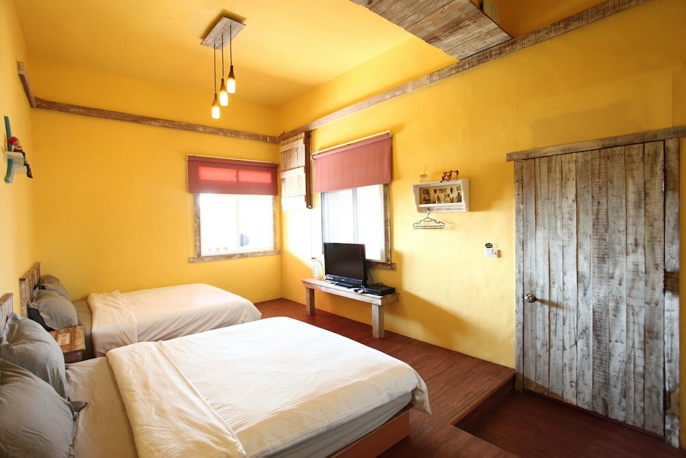 Фото Edge of Doggie Moon