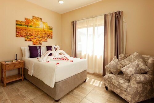 Гостиница Stone Self Catering Apartments