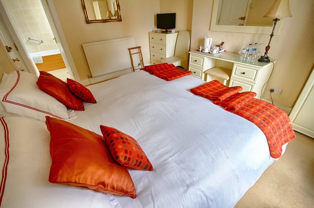 Фото Holcombe House