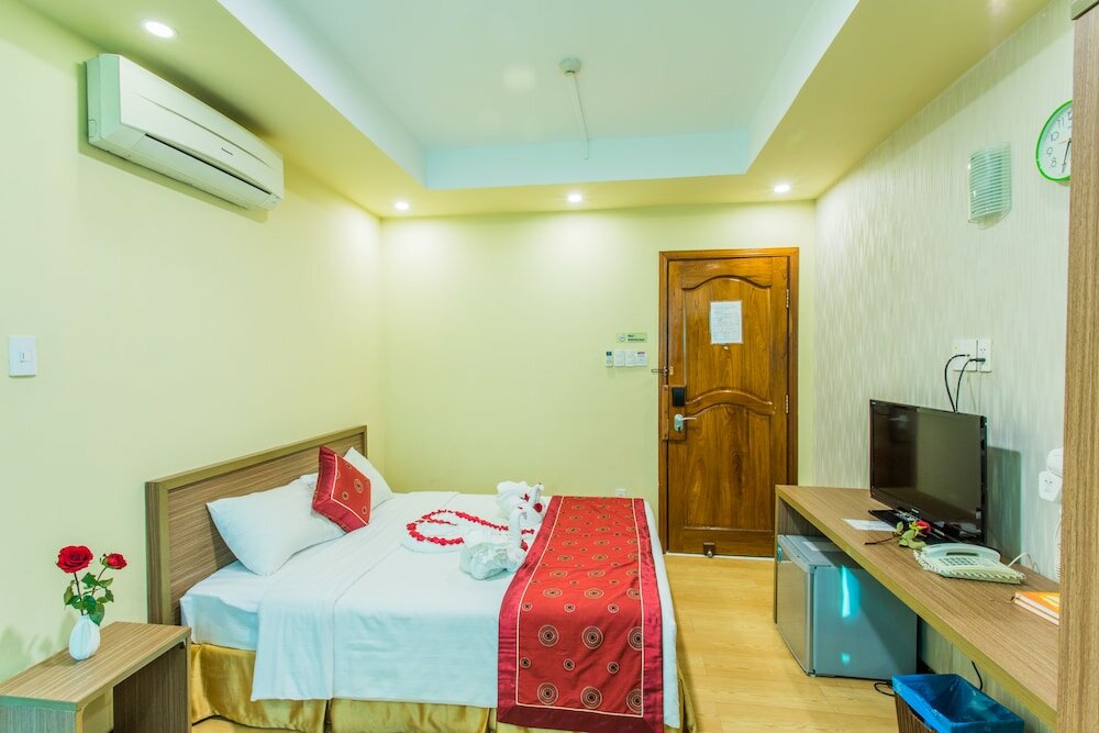 Фото Golden Gate China Town Hotel