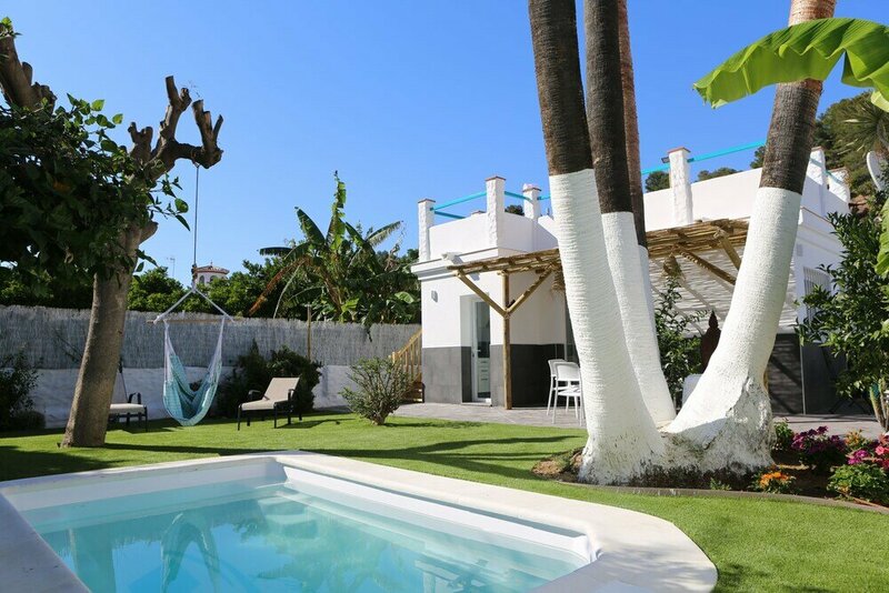 Гостиница Villas by Seric, 15' walking to the beach
