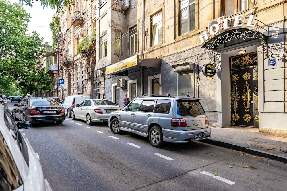 Фото отеля 1