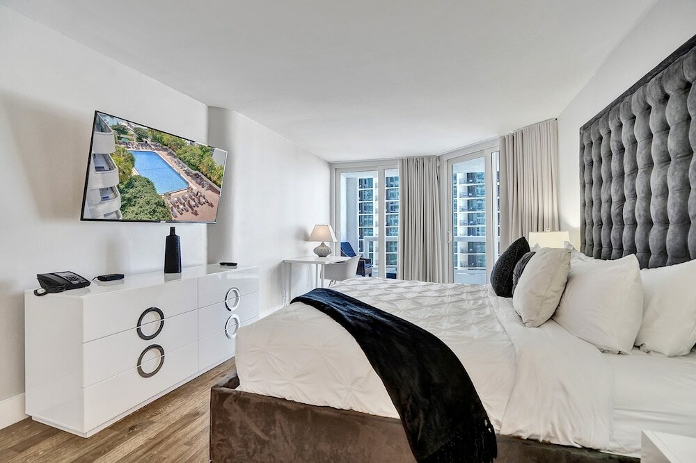 Фото 3 Bedroom Condo With Stunning Balcony View