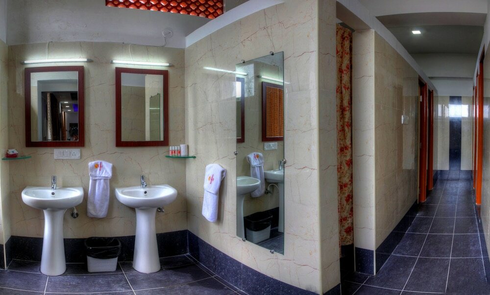 Фото Hotel Rajmahal Inn